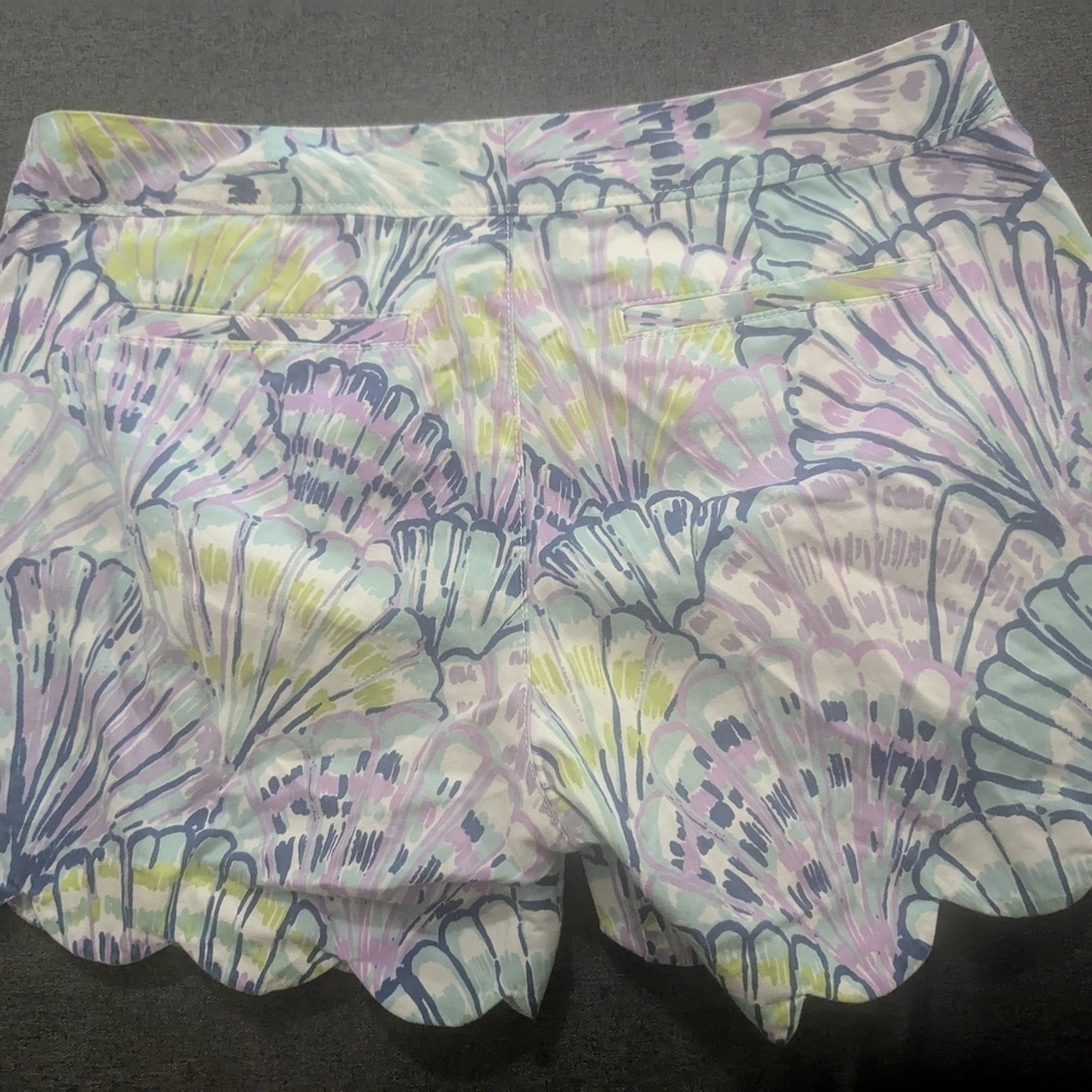 Lilly Pulitzer Multicolor Scallop Hem High Waist Shorts - Picture 2 of 4